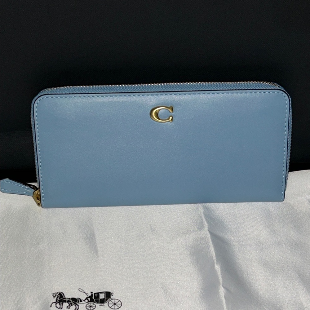 🦋Beautiful Coach Wallet